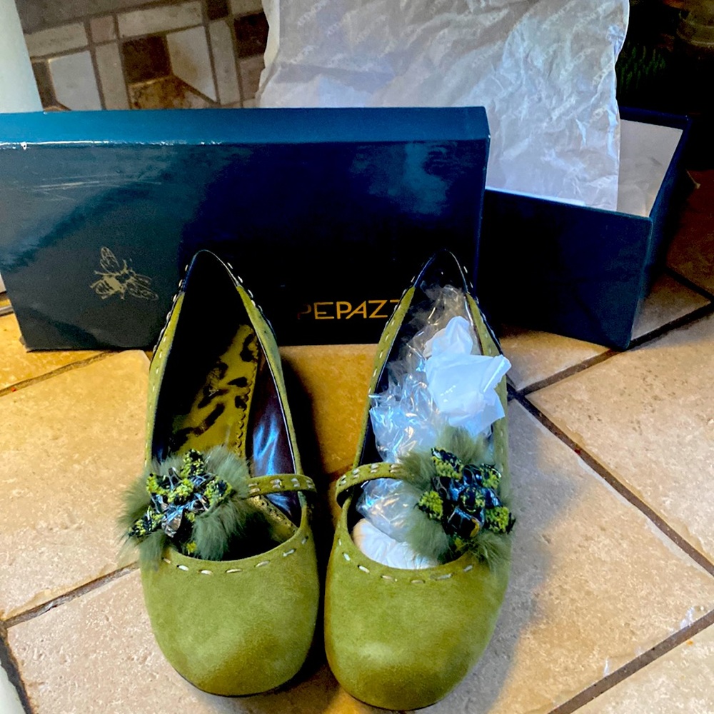 Vintage 1980’s Apepazza kitten heels perfect for Fall! European size 38 1/2